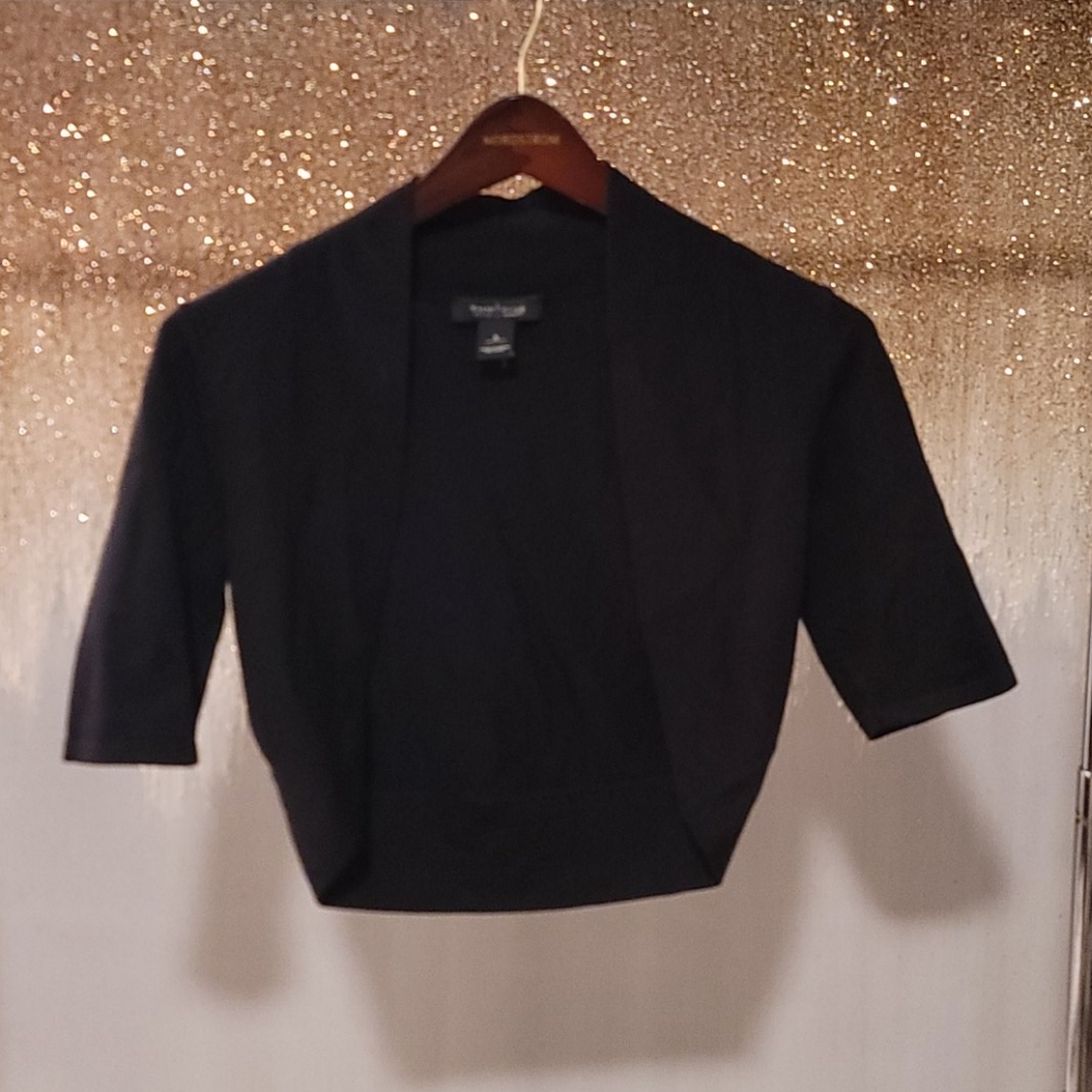 🖤 White House Black Market Crop Cover size S